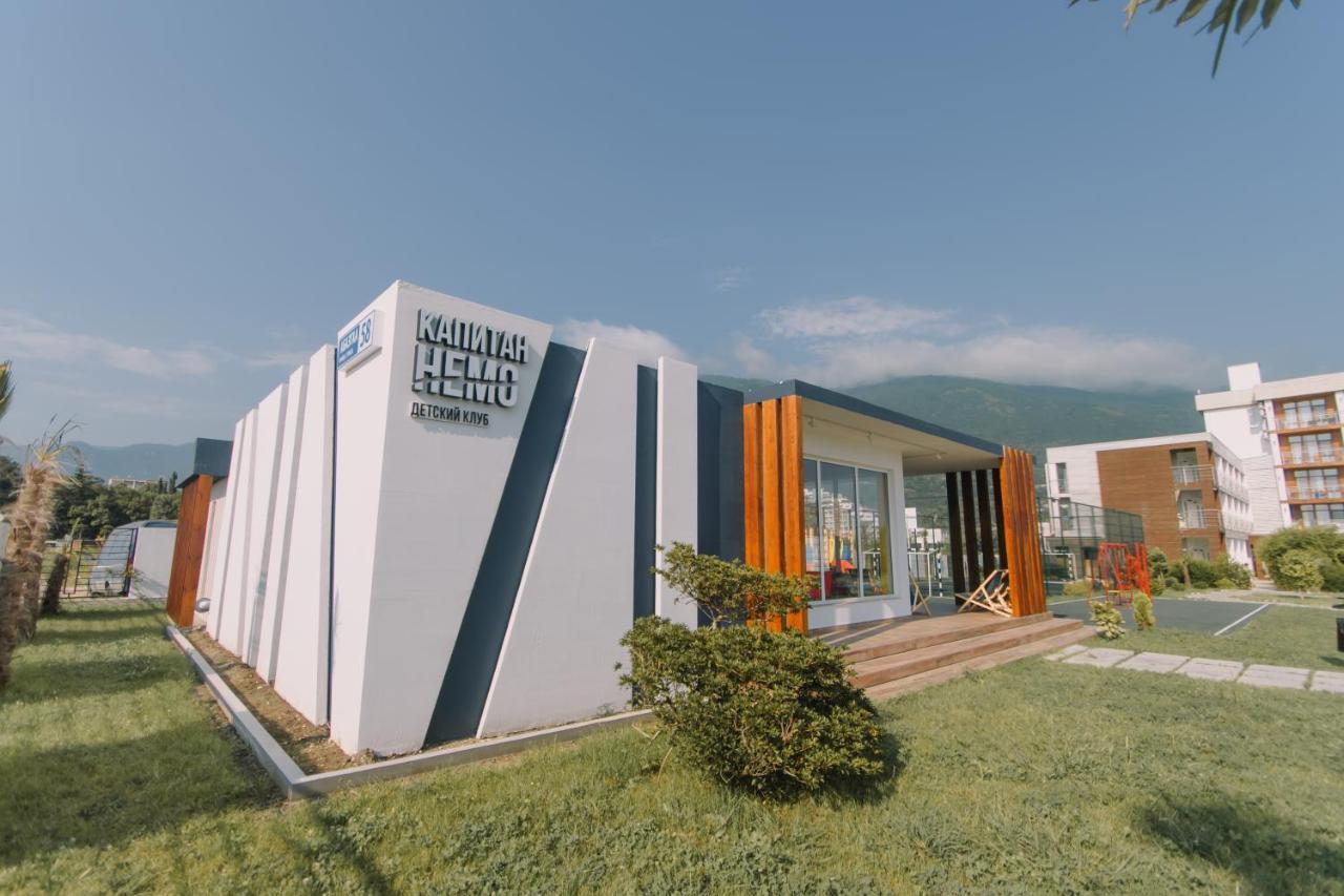 Aquamarine Family Club Hotel Gagra Bagian luar foto