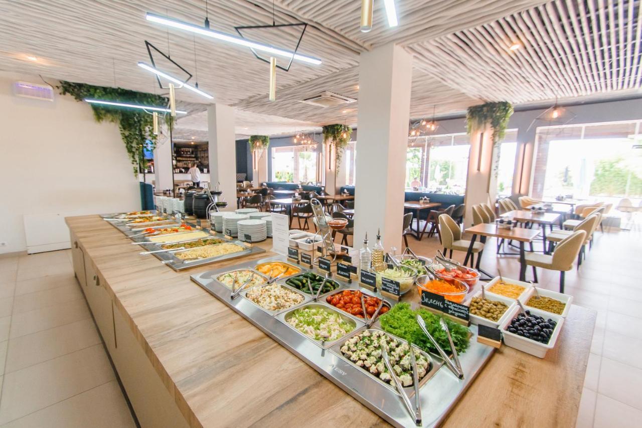 Aquamarine Family Club Hotel Gagra Bagian luar foto